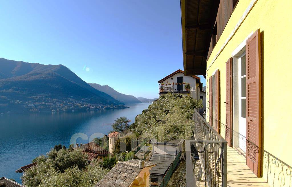 casa indipendente in vendita a Carate Urio