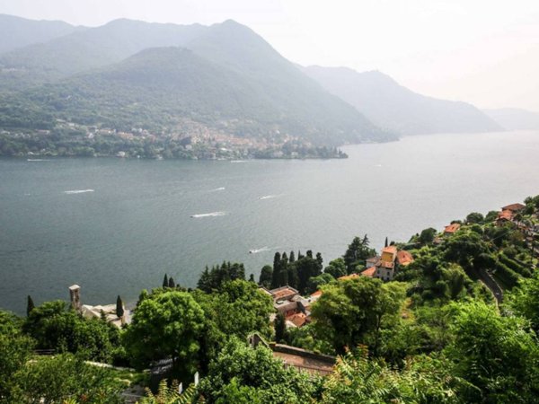 casa indipendente in vendita a Carate Urio