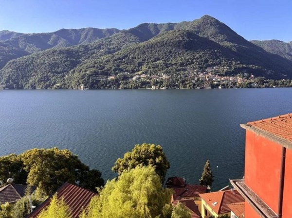 appartamento in vendita a Carate Urio