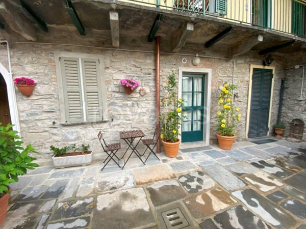 appartamento in vendita a Carate Urio