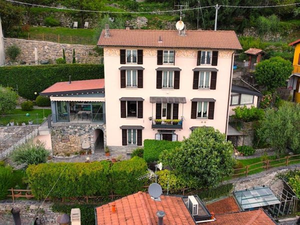 casa indipendente in vendita a Carate Urio