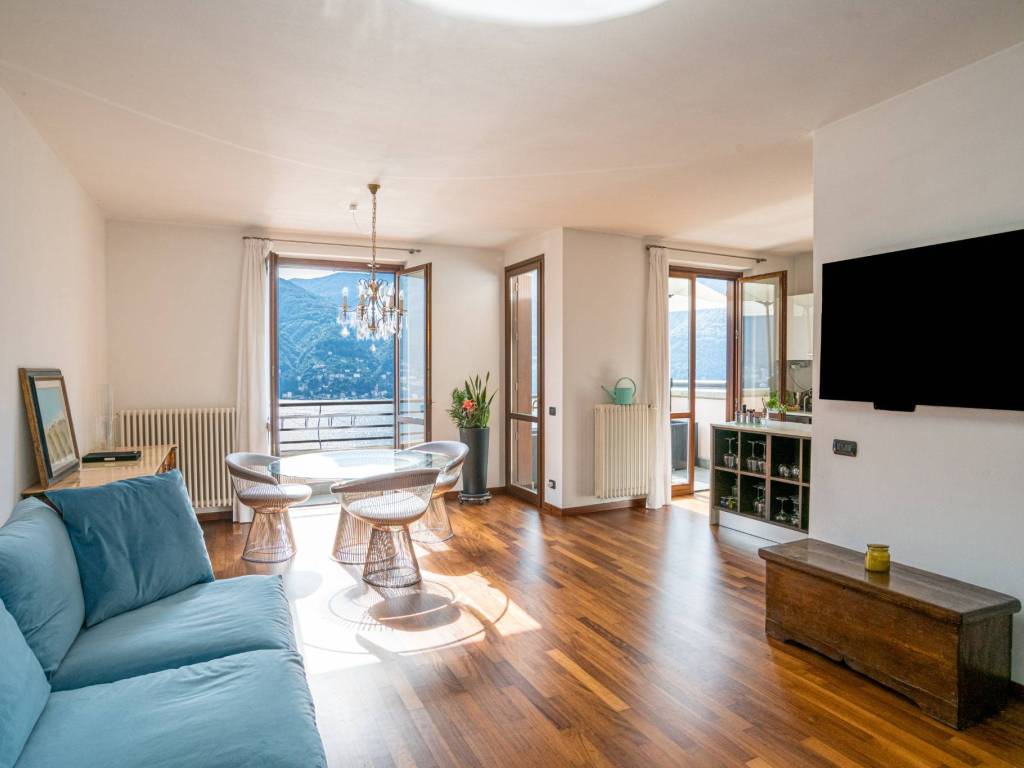 casa indipendente in vendita a Carate Urio
