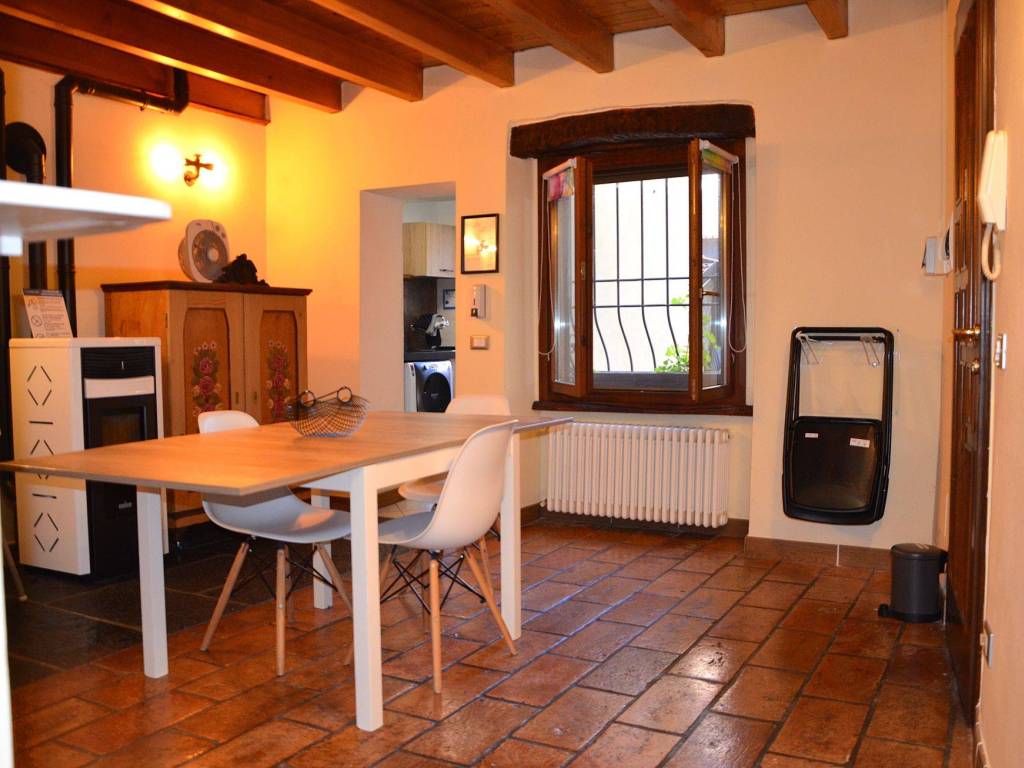 casa indipendente in vendita a Carate Urio