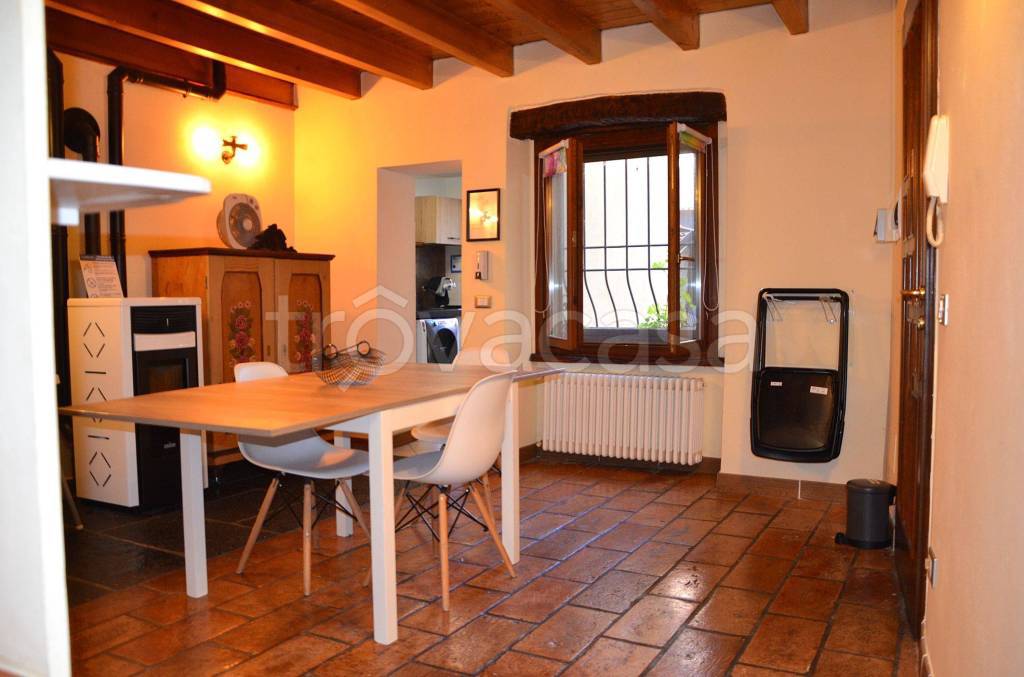 casa indipendente in vendita a Carate Urio