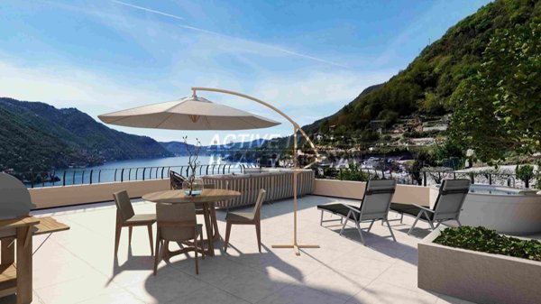 appartamento in vendita a Carate Urio