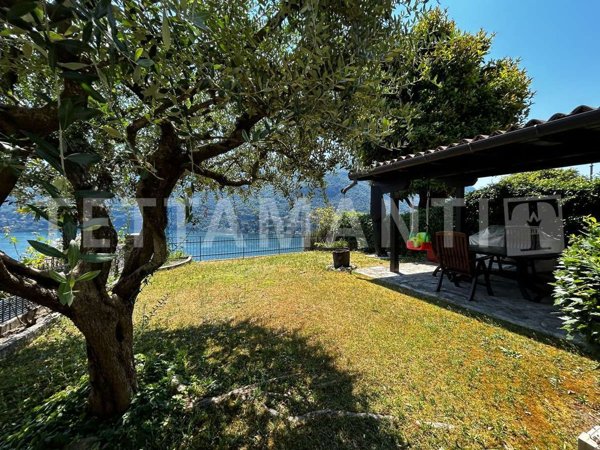 casa indipendente in vendita a Carate Urio in zona Cavadino