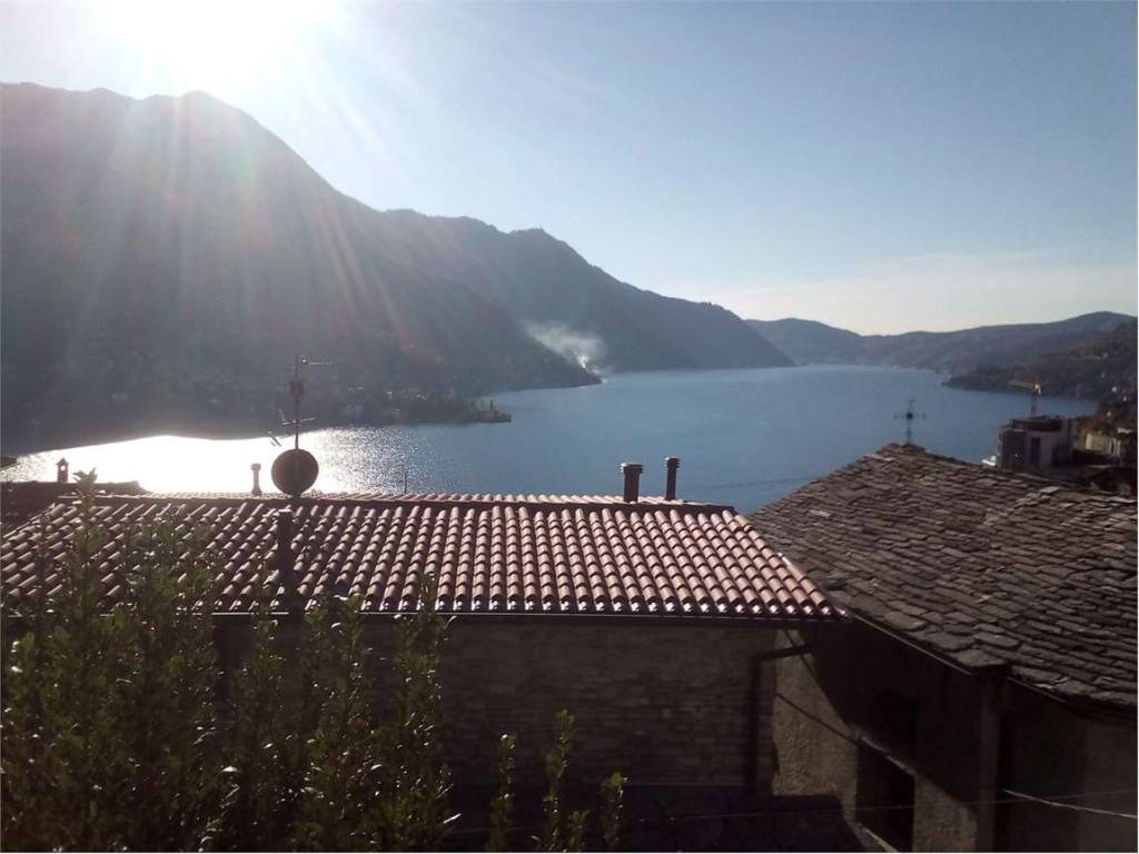 casa indipendente in vendita a Carate Urio