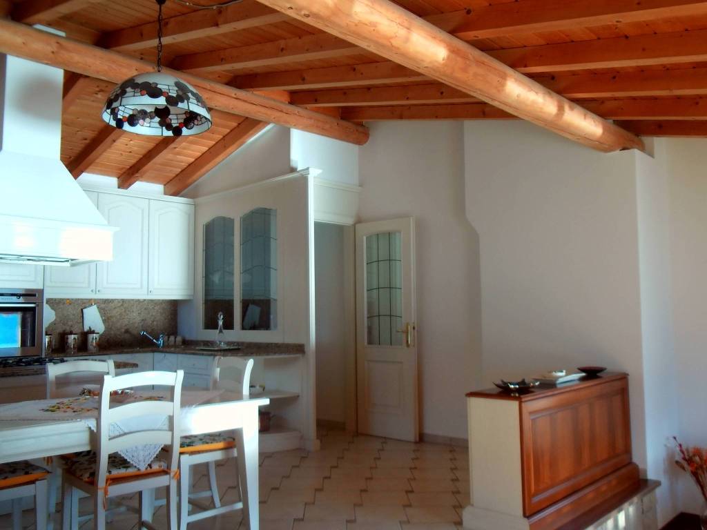 appartamento in vendita a Carate Urio