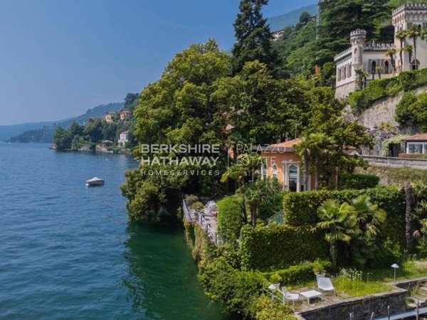 intera palazzina in vendita a Carate Urio