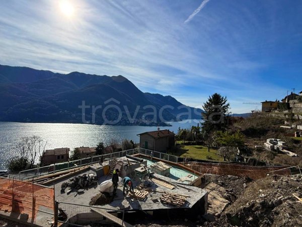 appartamento in vendita a Carate Urio