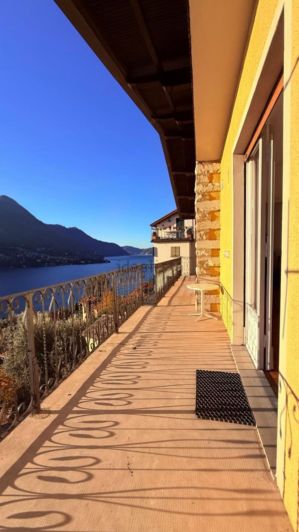 appartamento in vendita a Carate Urio