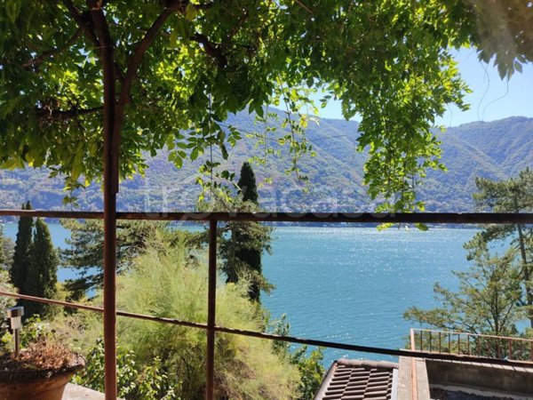 casa indipendente in vendita a Carate Urio