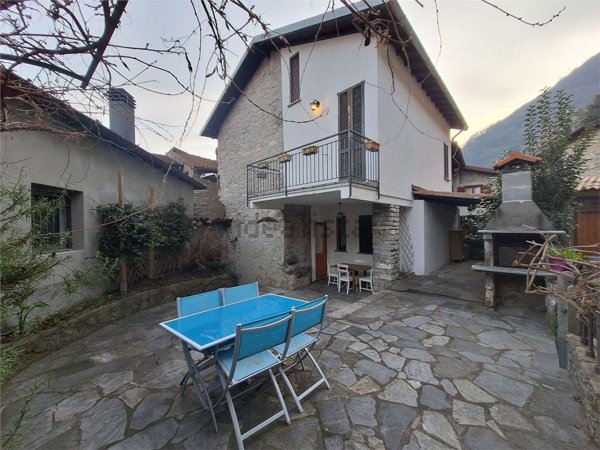 casa indipendente in vendita a Carate Urio in zona Cavadino