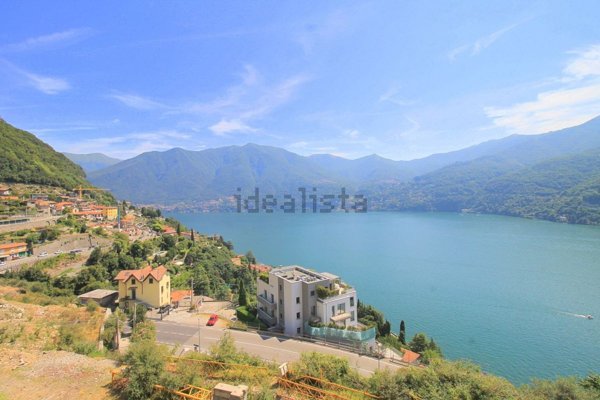 appartamento in vendita a Carate Urio