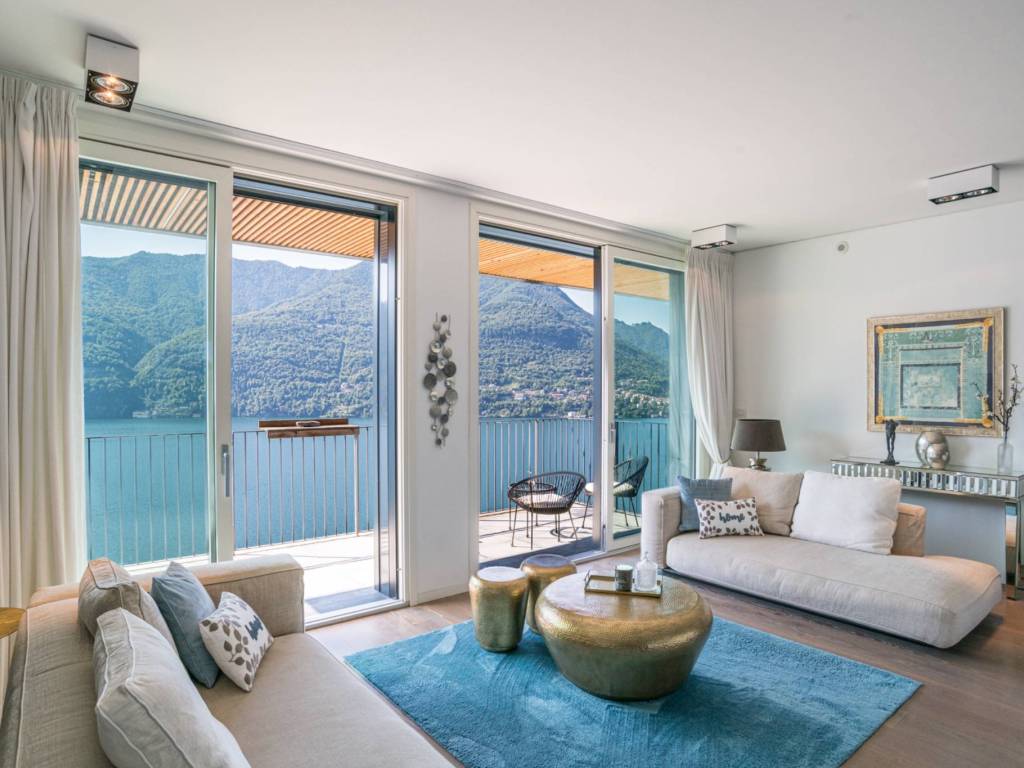 appartamento in vendita a Carate Urio