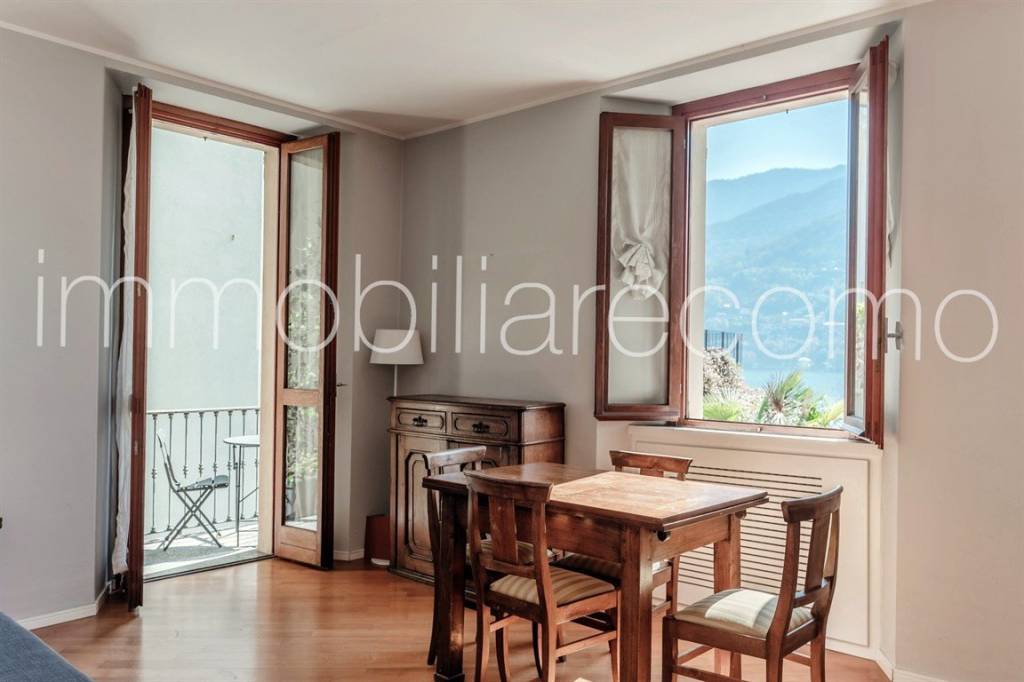 appartamento in vendita a Carate Urio