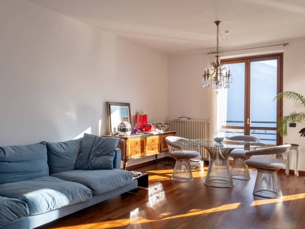 casa indipendente in vendita a Carate Urio