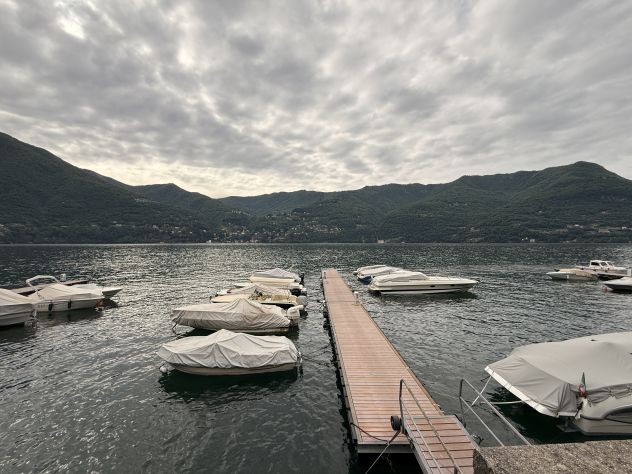 appartamento in vendita a Carate Urio