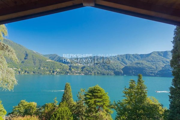 casa indipendente in vendita a Carate Urio