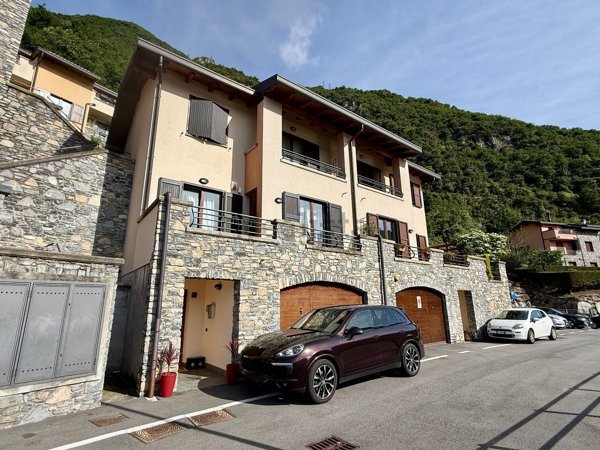 casa indipendente in vendita a Carate Urio