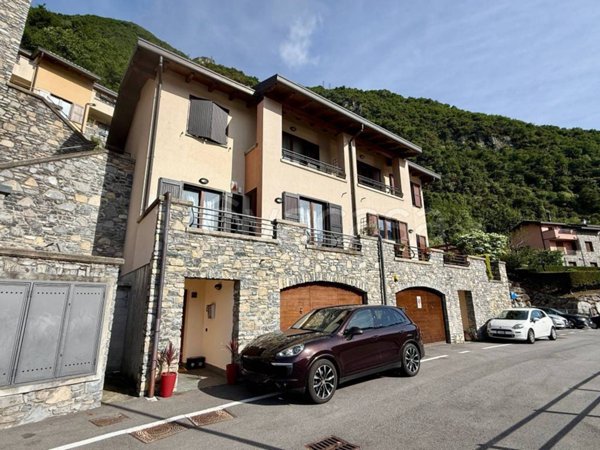 casa indipendente in vendita a Carate Urio