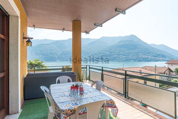 appartamento in vendita a Carate Urio in zona Pangino
