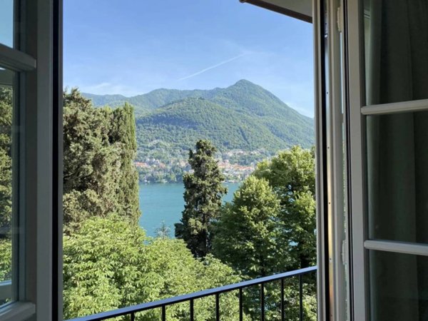 casa indipendente in vendita a Carate Urio in zona Pangino