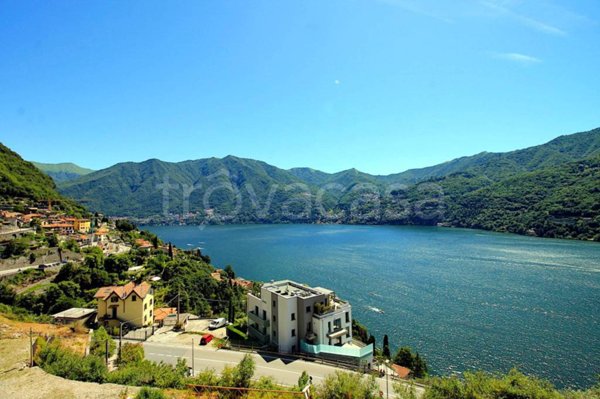 casa indipendente in vendita a Carate Urio in zona Pangino