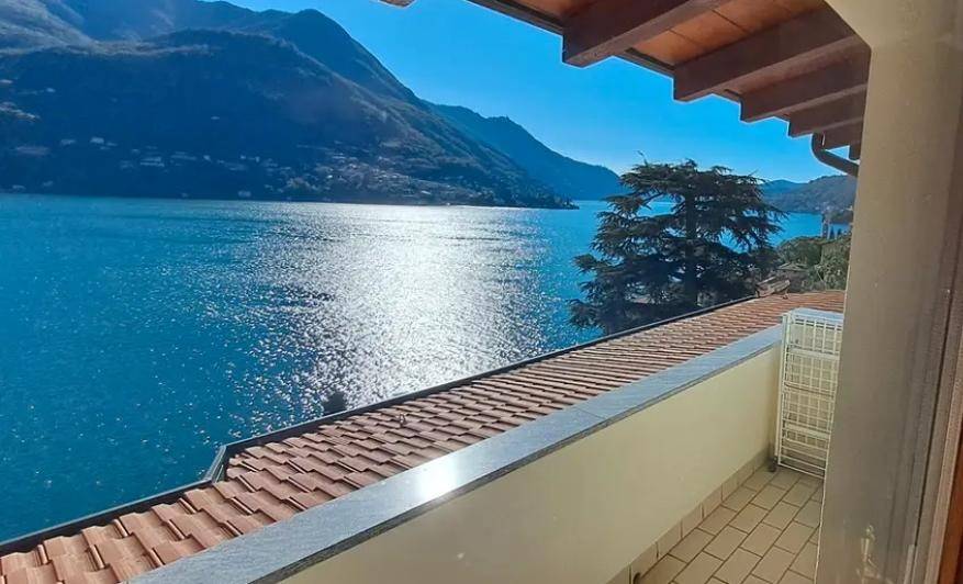 appartamento in vendita a Carate Urio in zona Pangino