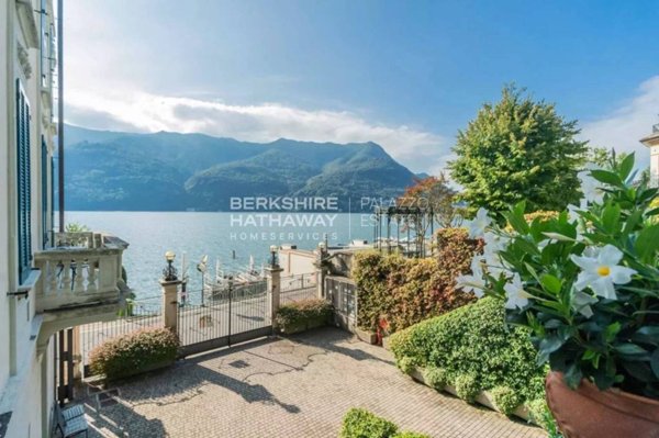 appartamento in vendita a Carate Urio in zona Pangino