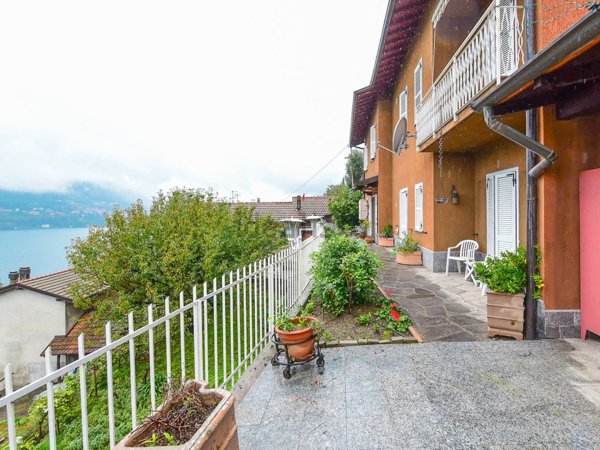 casa indipendente in vendita a Carate Urio in zona Pangino