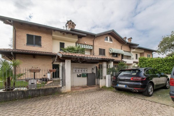 casa indipendente in vendita a Carbonate