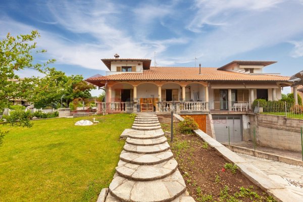 casa indipendente in vendita a Carbonate