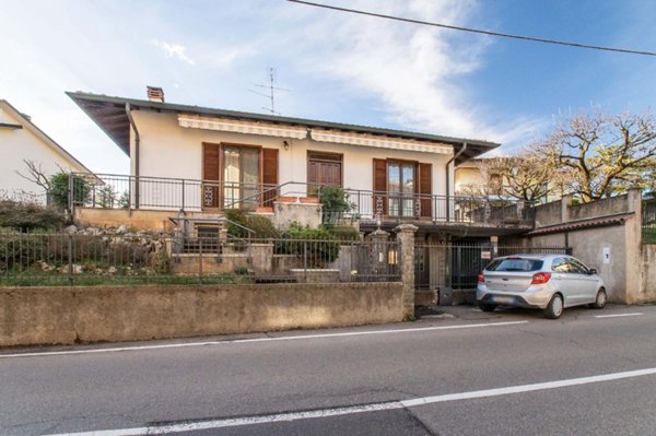 casa indipendente in vendita a Carbonate