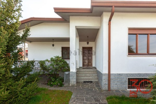 casa indipendente in vendita a Carbonate