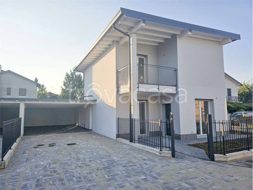 casa indipendente in vendita a Carbonate