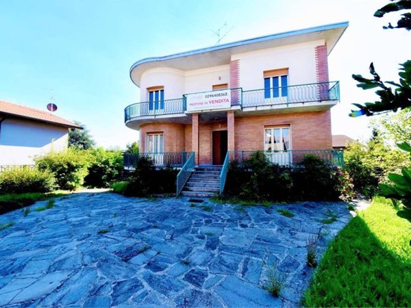 casa indipendente in vendita a Carbonate