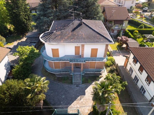 casa indipendente in vendita a Carbonate in zona Cascina Cipollina