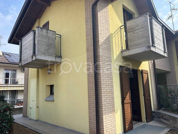 casa indipendente in vendita a Carbonate