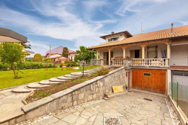 casa indipendente in vendita a Carbonate