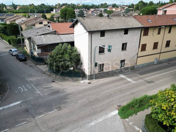 casa indipendente in vendita a Carbonate in zona Cascina Cipollina