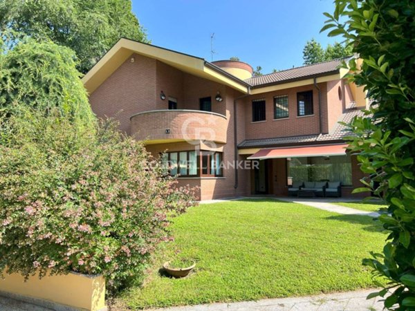 casa indipendente in vendita a Carimate