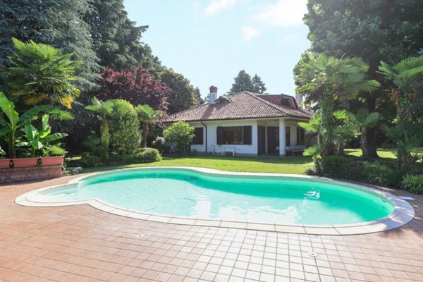 casa indipendente in vendita a Carimate
