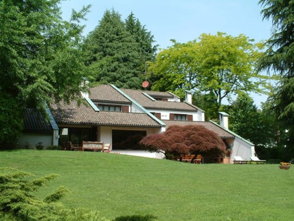 casa indipendente in vendita a Carimate