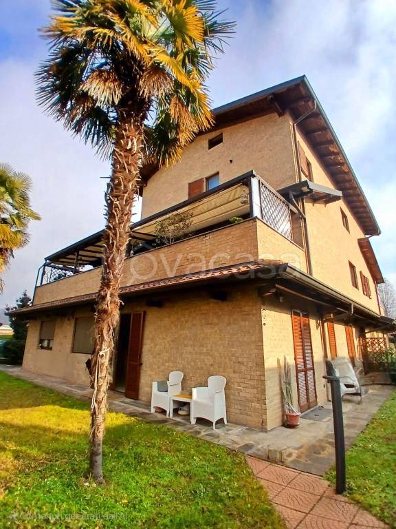 appartamento in vendita a Carimate