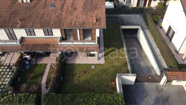 casa indipendente in vendita a Carimate