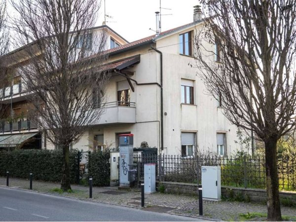 appartamento in vendita a Carimate in zona Montesolaro