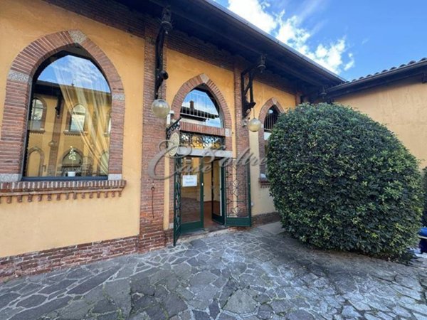 negozio in vendita a Carimate in zona Montesolaro