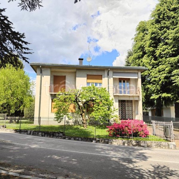 casa indipendente in vendita a Carimate