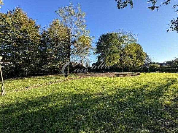 villa in vendita a Carimate
